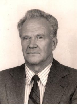 Uno Arro (1934-2017), kauaaegne akordionipedagoog ja orkestrijuht. Auliige aastast 2004.